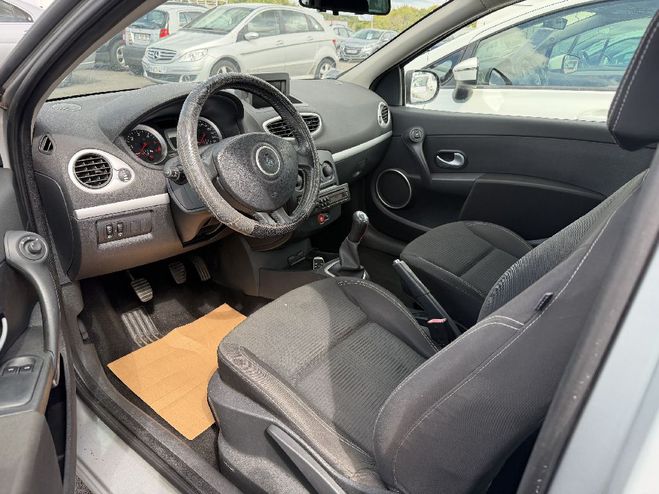 Renault Clio III dCi 75 eco2 Dynamique TomTom Euro 5 GRIS de 2011