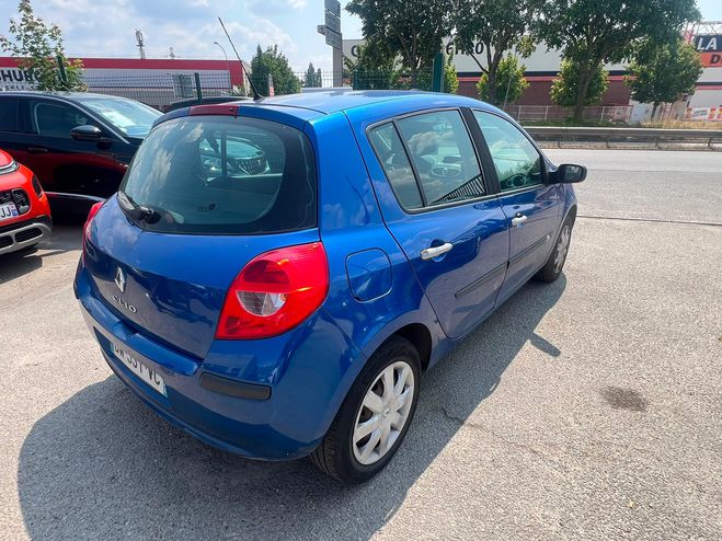 Renault Clio III (2) 1.5 DCI 70 DYNAMIQUE 5P EURO5 5  Bleu clair de 2008