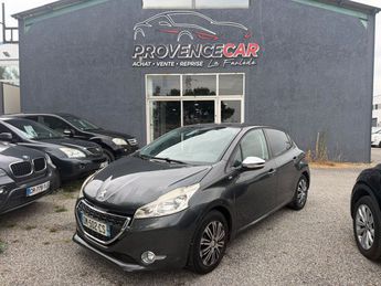  Voir d&eacute;tails -Peugeot 208 1.2 PURETECH STYLE 5P &agrave;  La Farl�de (83)