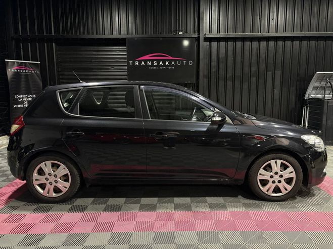 Kia Ceed d ceed 1.6 crdi 90 ch vision Noir de 2011