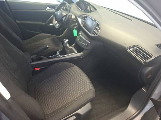 Peugeot 308 1.2 PureTech 110ch S&S BVM5 Style gris de 2017