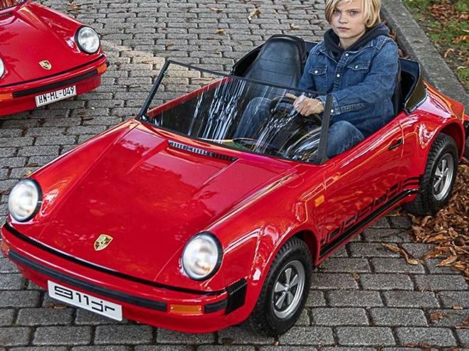Porsche 911 Junior Rouge de 1982