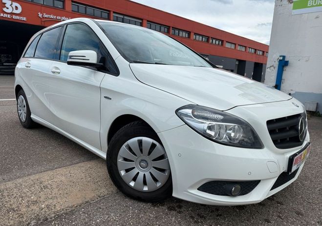 Mercedes Classe B Benz 180 DESIGN 122 CH 1�re MAIN Blanc de 2012