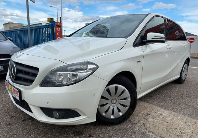 Mercedes Classe B Benz 180 DESIGN 122 CH 1�re MAIN Blanc de 2012