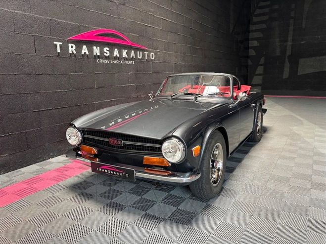Triumph TR6 6 cylindres 150ch entierement restauree  Gris de 1969