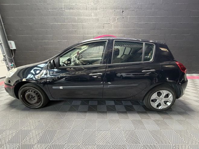 Renault Clio III 1.2 YAHOO Noir de 2012