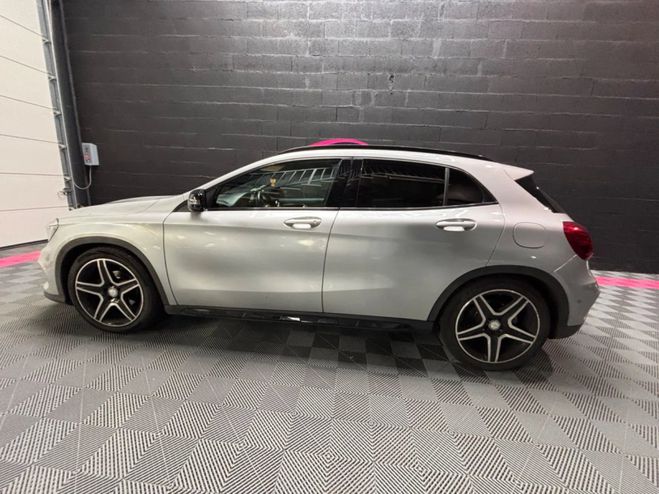 Mercedes Classe GLA CLASSE 200 d Fascination Pack AMG 7-G DC Gris de 2016