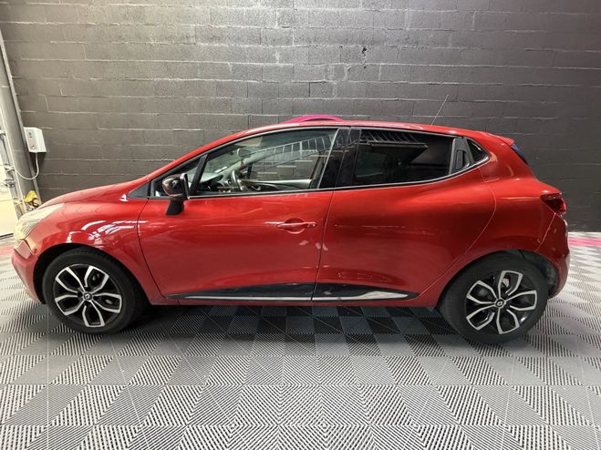Renault Clio 0.9tce 90 limited premiere main Rouge de 2017
