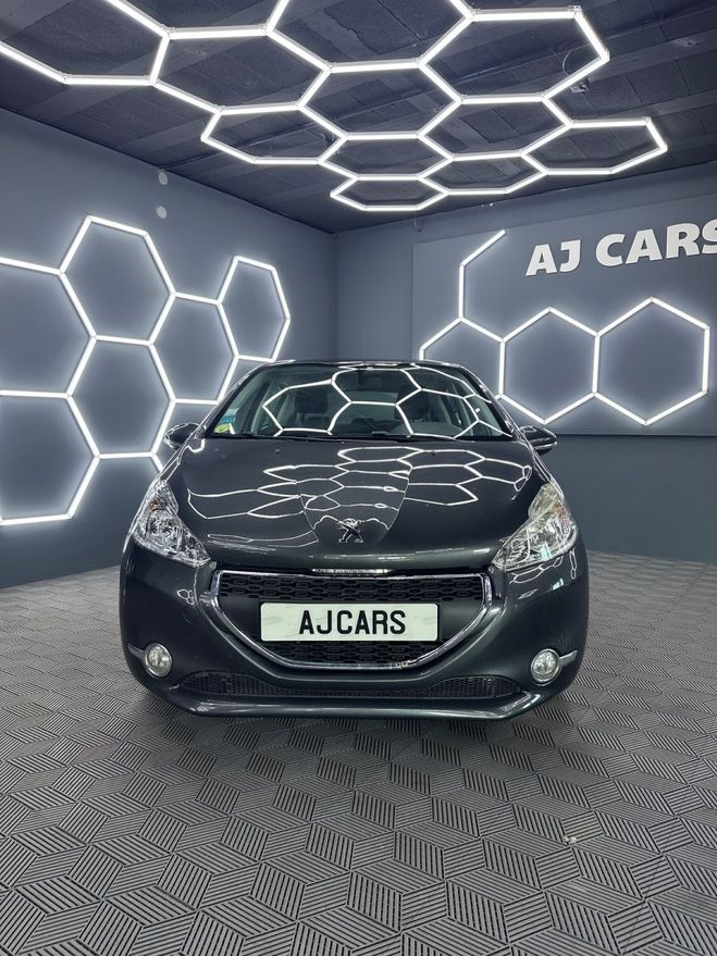 Peugeot 208 1.6 e-HDi 92Ch *DISTRI NEUVE *GPS *CLIM  Gris de 2015