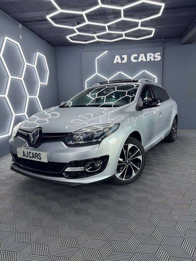 Renault Megane III ESTATE 1.6 dCi 130Ch BOSE *CAMERA DE Gris de 2015
