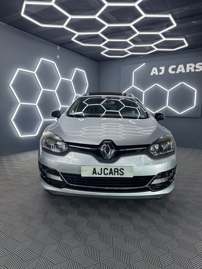 Renault Megane III ESTATE 1.6 dCi 130Ch BOSE *CAMERA DE Gris de 2015