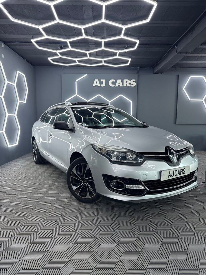 Renault Megane III ESTATE 1.6 dCi 130Ch BOSE *CAMERA DE Gris de 2015