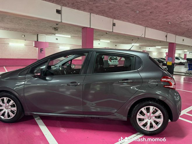 Peugeot 208 1.4 HDI 68 ACCESS Gris de 2012
