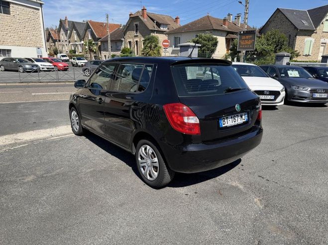 Skoda Fabia 1.6 TDI CR FAP - 75 Active   clim NOIR de 2011
