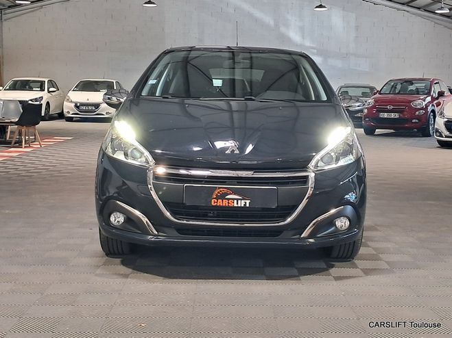 Peugeot 208 1.2 - 82 CV STYLE PREMIERE MAIN HISTORIQ  de 2017