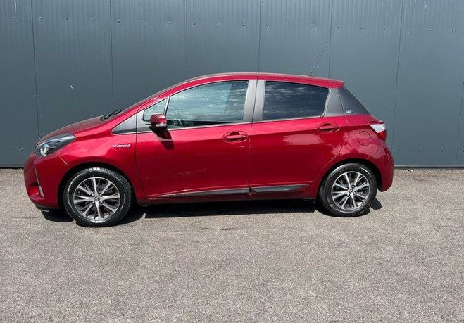 Toyota Yaris III PHASE 2 1.5 VVT-i �DITION Y20 100ch  Rouge de 2020