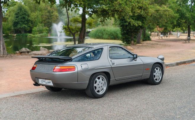 Porsche 928 GT 5.0 330 ch ? Bo�te Manuelle Fran�aise Gris de 1989