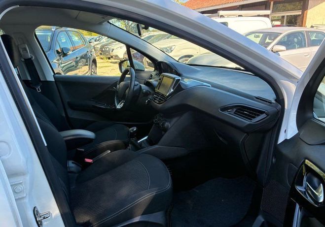 Peugeot 208 1.5 hdi 100 cv 5 portes �cran tactile Blanc de 2019