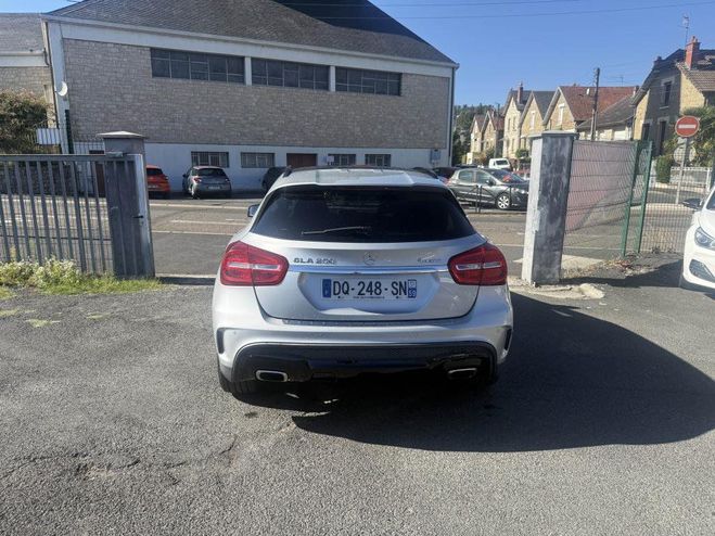 Mercedes Classe GLA 250 - 211ch BV 7G-DCT Fascination 4-Mati GRIS CLAIR de 2015