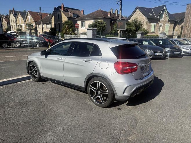 Mercedes Classe GLA 250 - 211ch BV 7G-DCT Fascination 4-Mati GRIS CLAIR de 2015