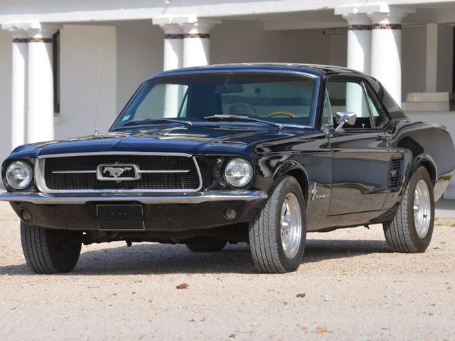 Ford Mustang 289 ci V8 220 CH Coup� Noir de 1967