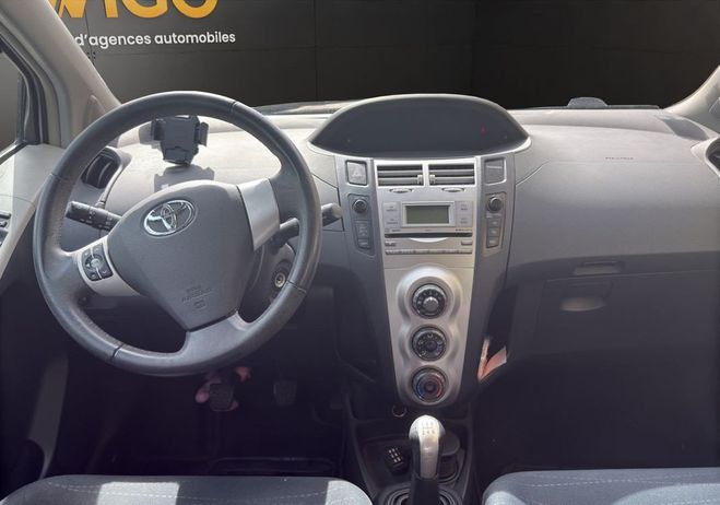 Toyota Yaris 1.3 VVTI 85 LUNA PACK entretien construc Gris de 2008