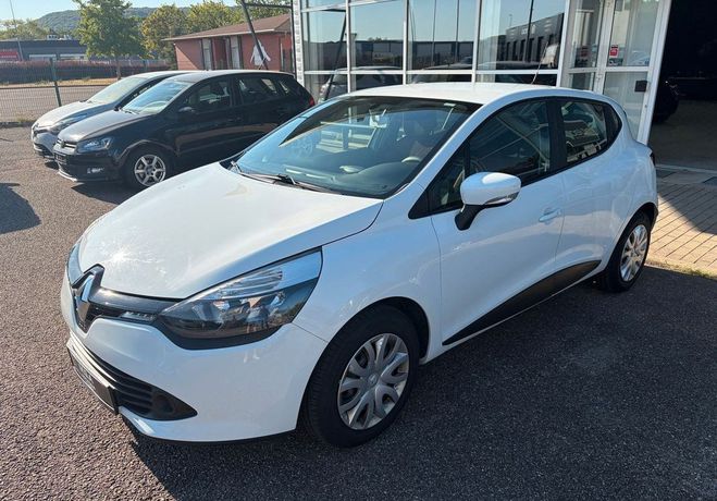 Renault Clio IV 1.2 essence 73 CH expression Blanc de 2014