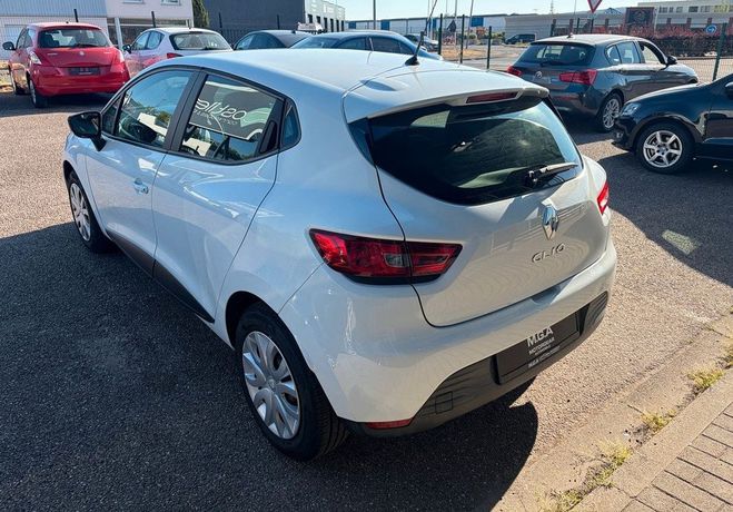 Renault Clio IV 1.2 essence 73 CH expression Blanc de 2014