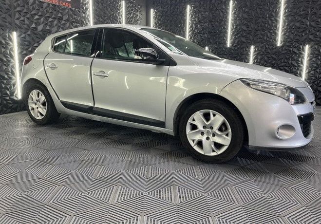 Renault Megane III 1.5 DCI 90CH EXPRESSION ECO� Gris de 2011