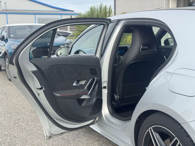 Mercedes Classe A 180 136 CH AMG LINE 7G-DCT GRIS C de 2019