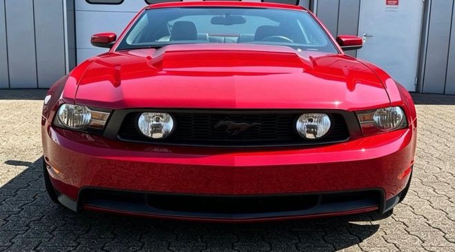 Ford Mustang FASTBACK GT Premium Coup� 4.6 V8 ? 320 c Rouge de 2010