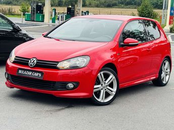  Voir d&eacute;tails -Volkswagen Golf 1.6 CR TDi Highline R-LINE &agrave; P�ruwelz (76)