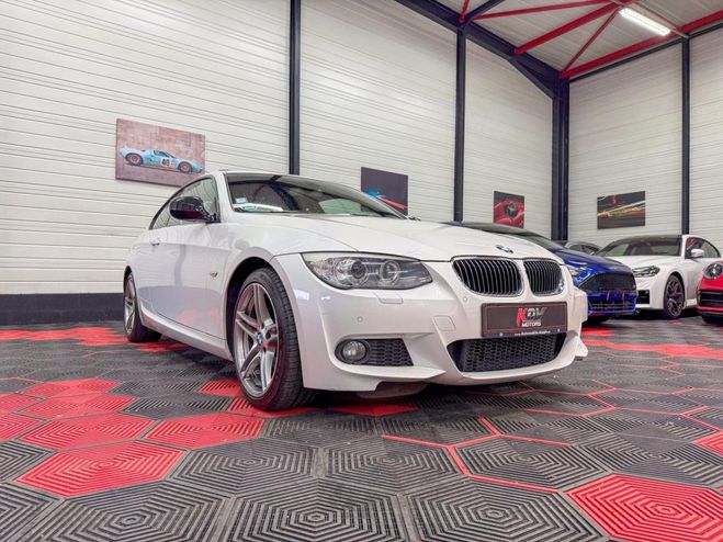 BMW Serie 3 330D E92 LCI xDrive PACK M 1�RE MAIN SUI BLANC de 2013