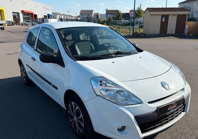 Renault Clio III 1.2 EXPRESSION 75 CH Blanc de 2009