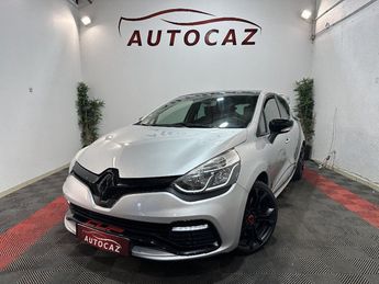  Voir d&eacute;tails -Renault Clio RS IV 1.6 Turbo 200 EDC CUP  CAMERA RS M &agrave; Thiers (63)
