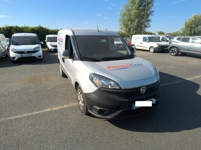 Fiat Doblo CARGO 1.6 MULTIJET 120CH 705KG BUSINESS GRIS METAL de 2023