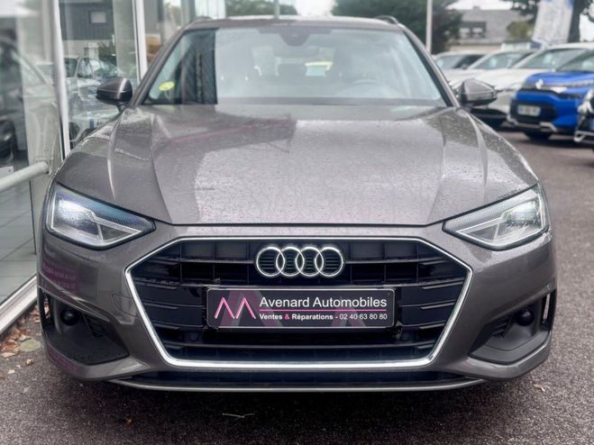 Audi A4 AVANT 30 TDI 136 S Tronic 7 - 5P Busines GRIS TERRA METAL de 2020