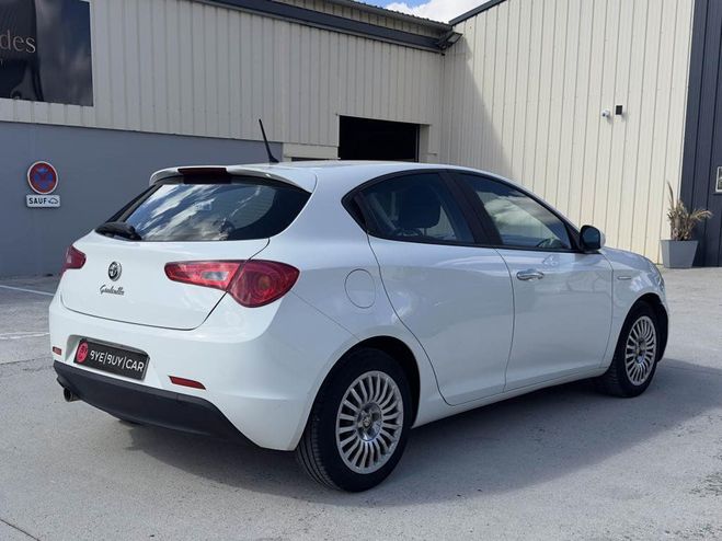 Alfa romeo Giulietta 1.6 JTDM 105 IMPULSIVE - GARANTIE 6 MOIS BLANC de 2011