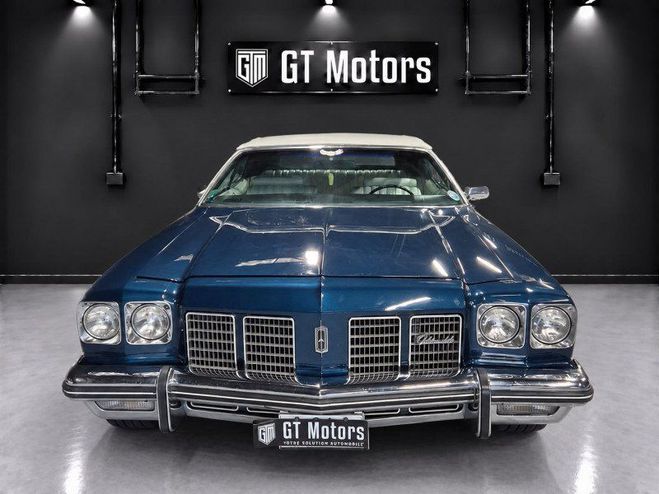 Oldsmobile 88 DELTA ROYALE Bleu de 1975