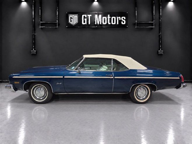 Oldsmobile 88 DELTA ROYALE Bleu de 1975
