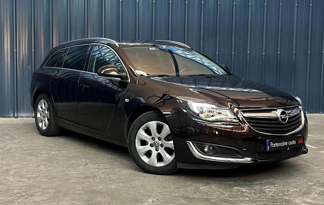 Opel Insignia GENERATION-I SPORTS-TOURER 1.6 CDTI 135  Violet de 2016