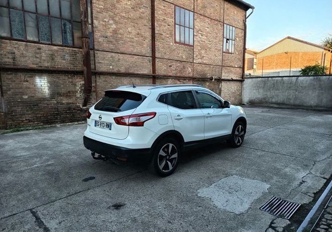 Nissan Qashqai 1.6 dci 130 bva gps toit pano bluetooth  Blanc de 2017