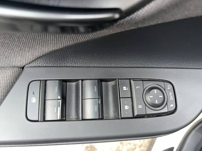Toyota C HR Hybride 140 Design blanc de 2024