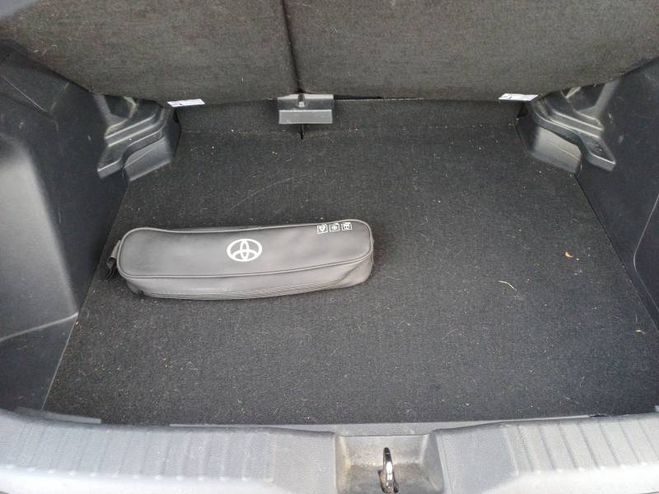 Toyota Yaris Cross Hybride 116h 2WD GR SPORT gris de 2023