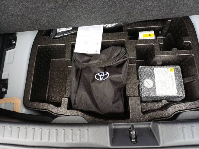Toyota Yaris Hybride 116h Design blanc de 2024