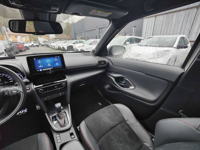 Toyota Yaris Cross Hybride 116h 2WD GR SPORT gris de 2023
