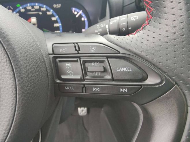 Toyota Yaris Cross Hybride 116h 2WD GR SPORT gris de 2023