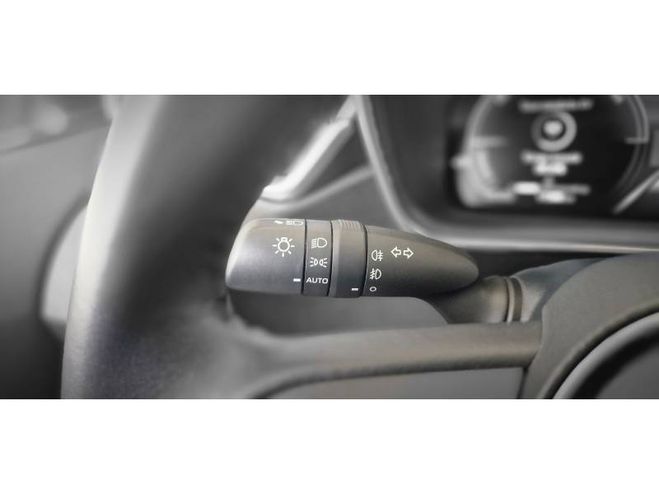 Toyota Corolla Hybride 140ch Design blanc de 2025
