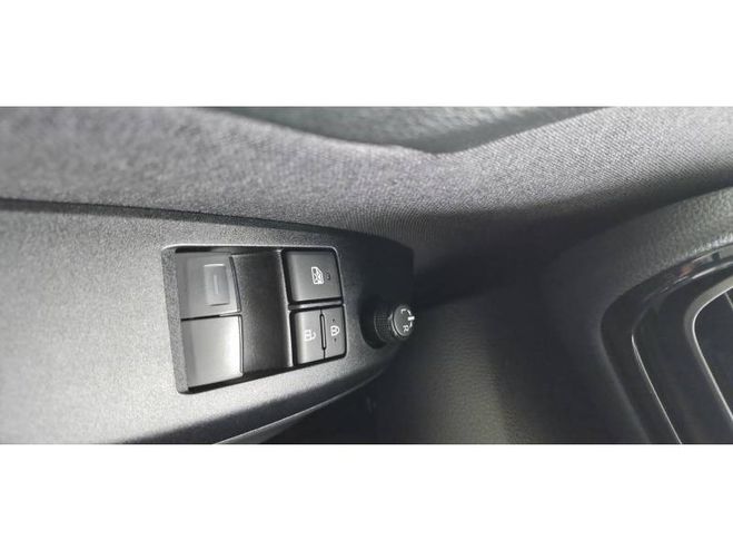 Toyota Yaris 120 VVT-i Dynamic gris de 2024