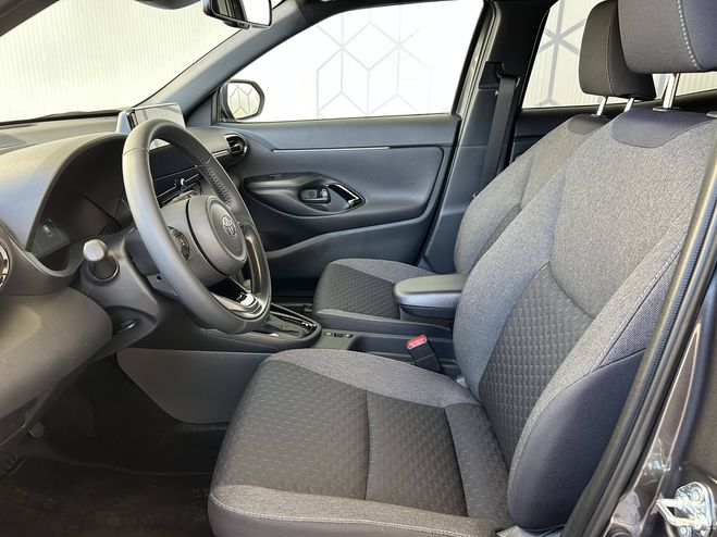 Toyota Yaris Yaris Cross Hybride 116h 2WD Design 5p Gris de 2025